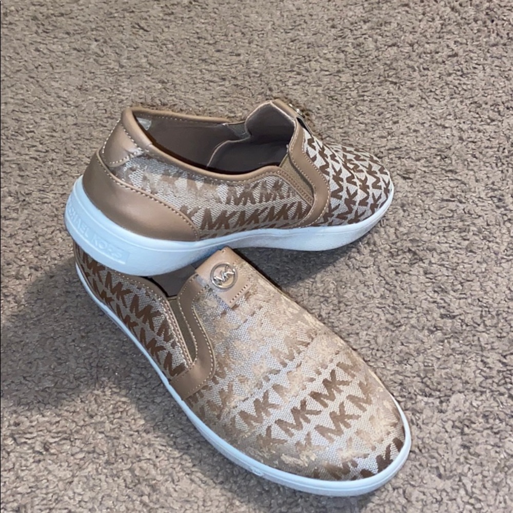 MICHAEL KORS